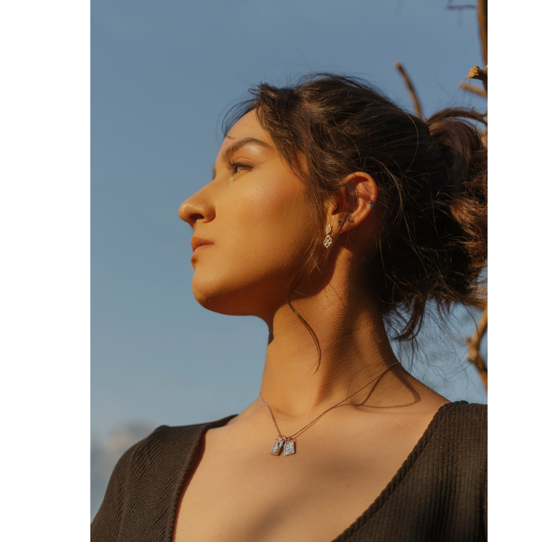 Aretes Cruz Anagrama de María con Circonias
