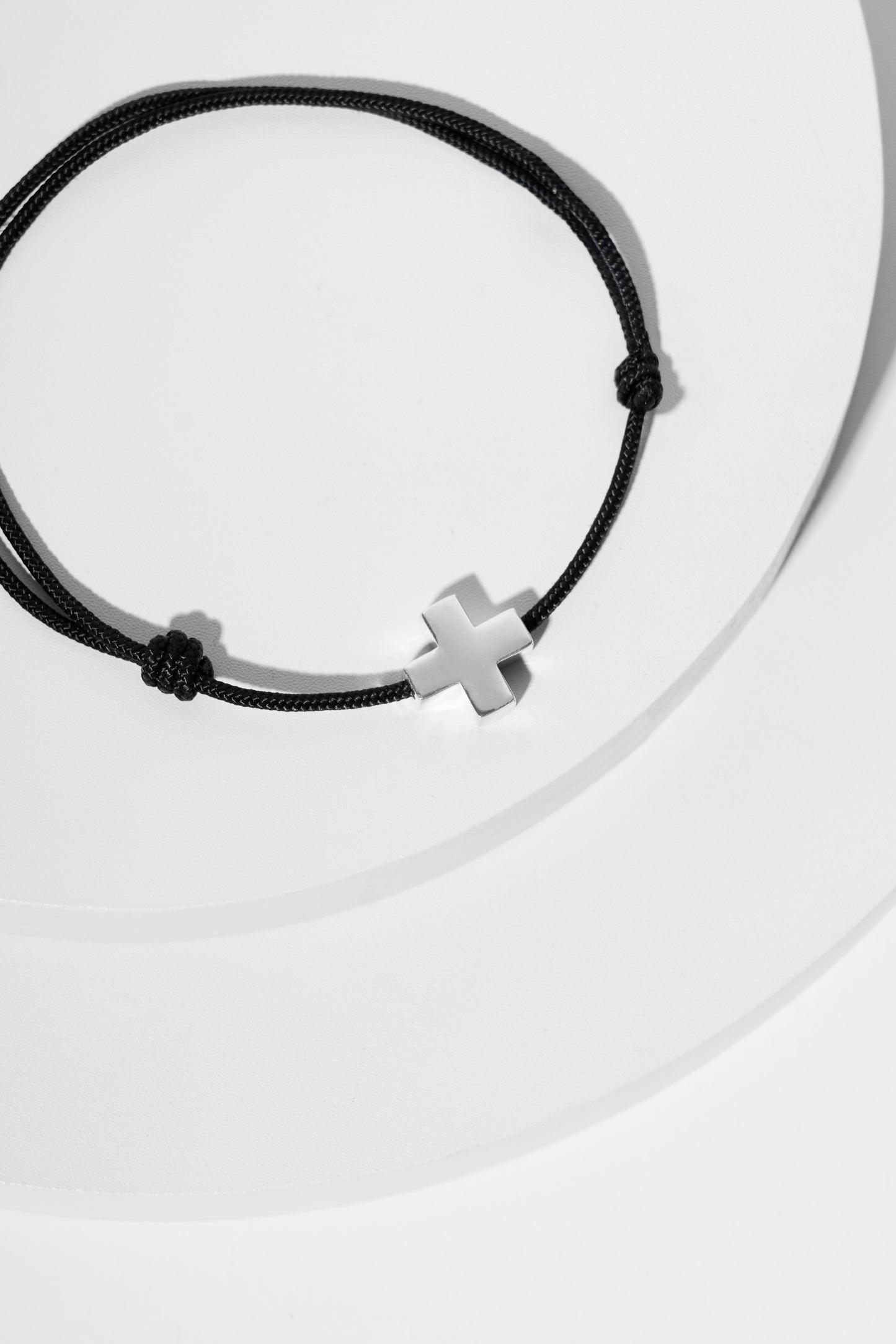 Pulsera Cruz en cordiño