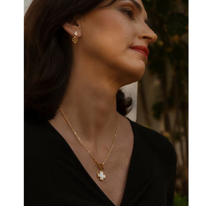 Collar Cruz madre perla