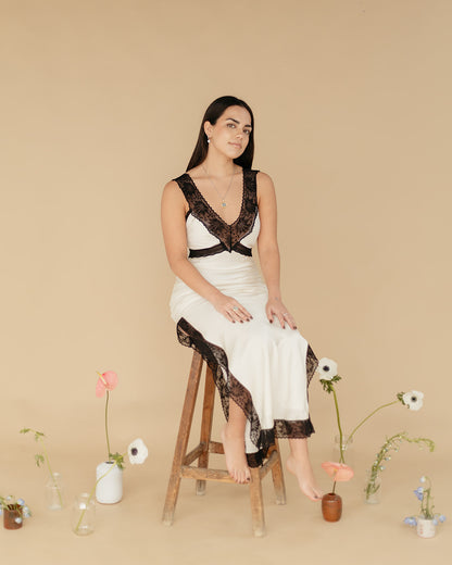 Anillo Decenario delgado con circonias