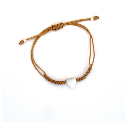 Pulsera tejida con charm Corazón de plata